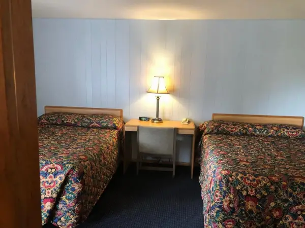 Parkway Motel 5
